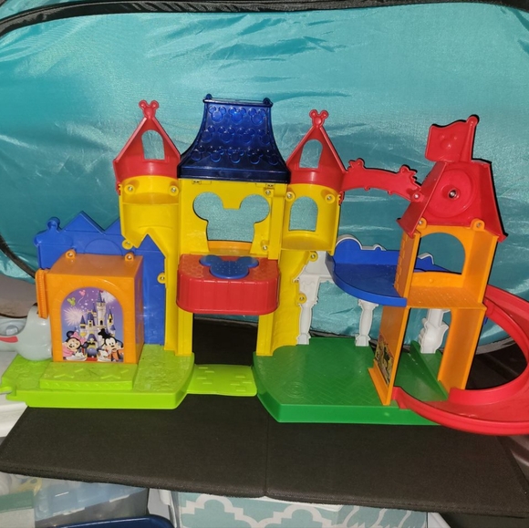 Fisher Price Little People Magic Of Disney Castle Day at Disney Play Set - Picture 5 of 5